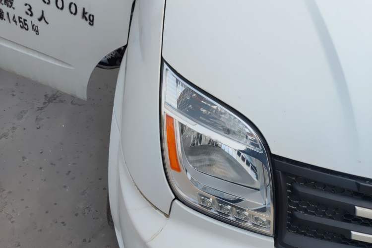 Used SAIC MAXUS Xintu V80 2021 2.0T Manual Classic City Delivery King Long Wheelbase Mid-Roof 3 Seats