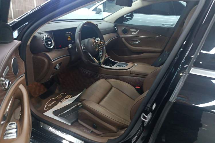 Used Mercedes-Benz E-Class 2022 Second Facelift E 300 L Fashion Edition
