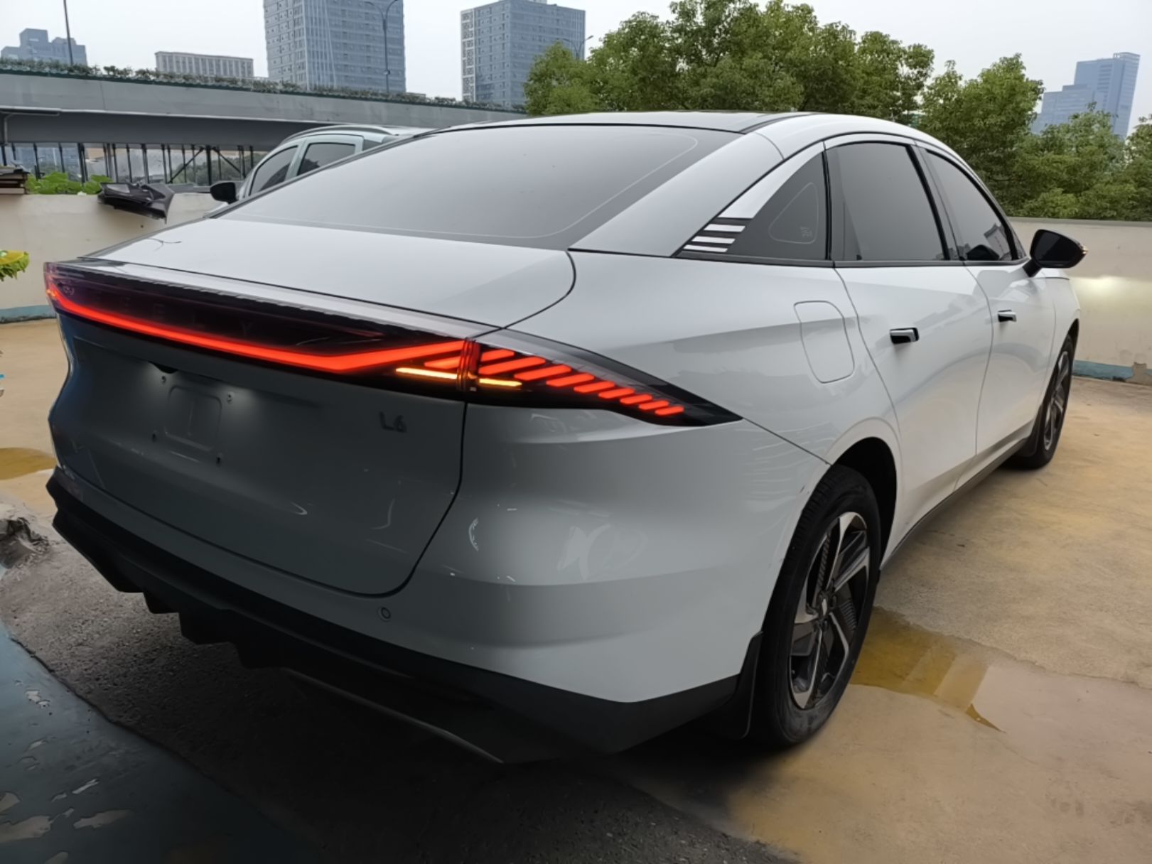 Geely Galaxy L6 2023 60km PLUS — снимка 6