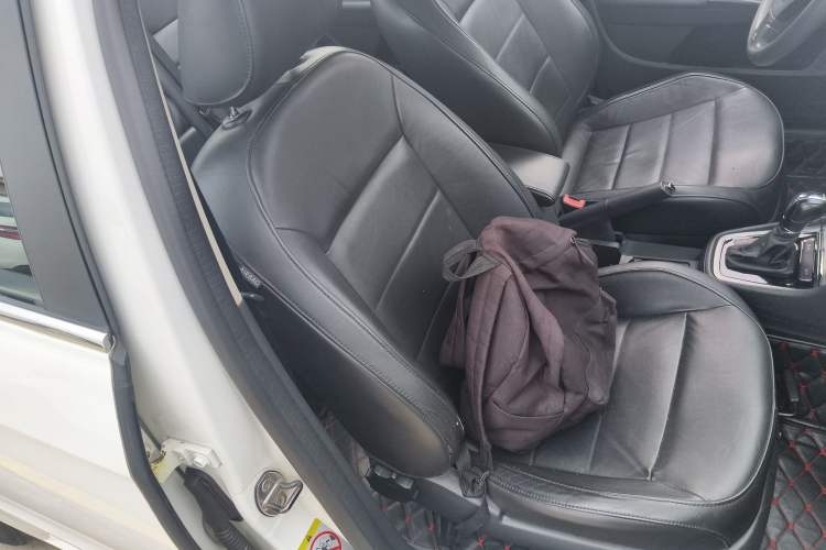 Used Volkswagen Lavida 2013 Revised Version 1.4 TSI DSG Comfort Edition Right Front Seat