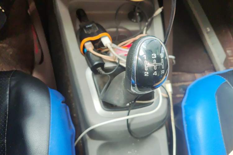 Used BAIC Weiwang M20 2014 1.5L practical type BJ415A Gear Lever