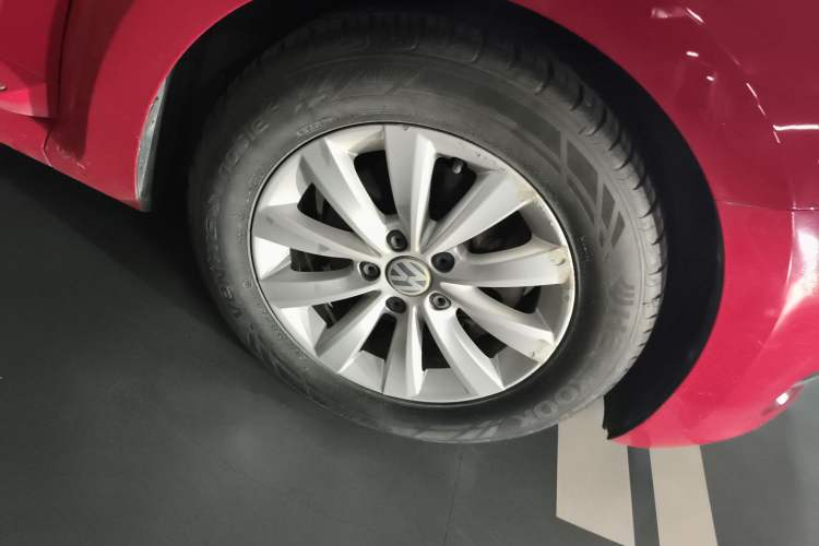 Used Volkswagen Beetle 2014 1.2TSI Fashion Edition Right Front Wheel Hub