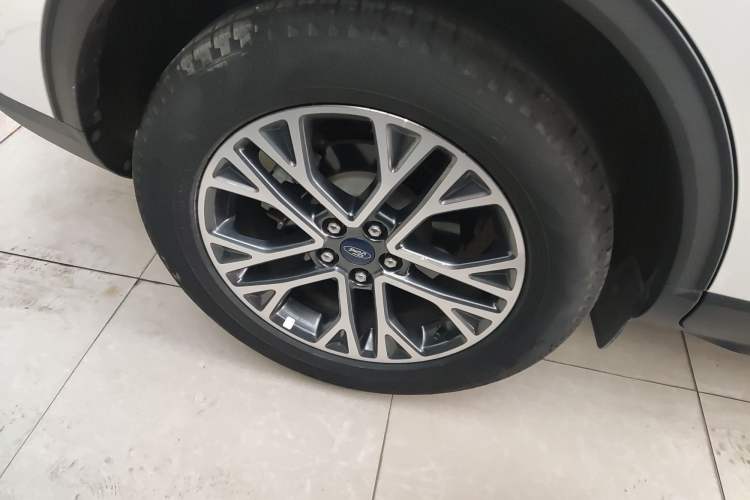 Used Ford Escape 2020 EcoBoost 245 Two-Wheel-Drive Titanium Edition
