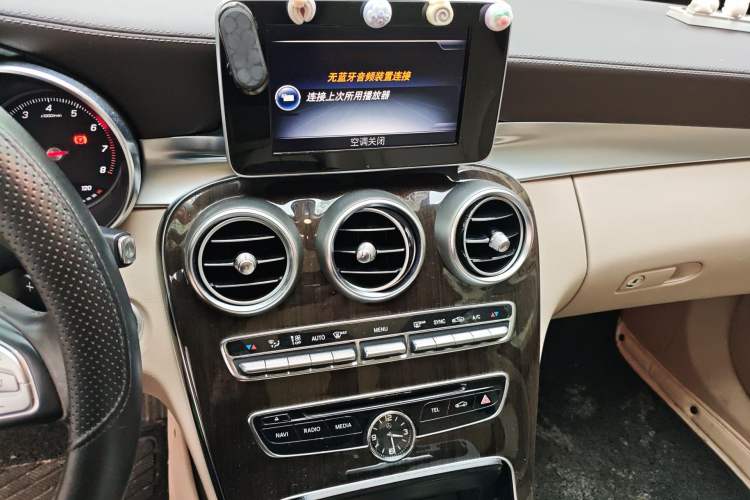 Used Mercedes-Benz C-Class 2015 C 200 L Sport Edition Audio And AC Panel