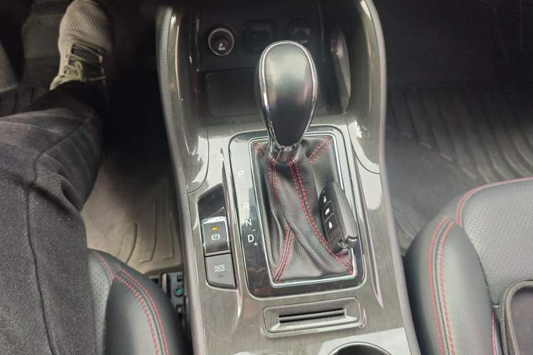 Used CHANGAN CS75 2017 Shangkui Edition 1.5T Automatic Fengxiang Model
