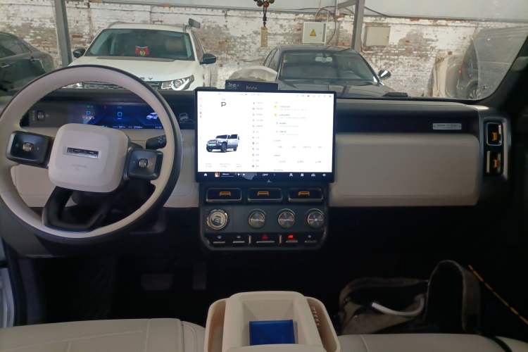 Used iCAR V23 2025 401 Two-Wheel Drive Intelligent Driving Version Audio And AC Panel