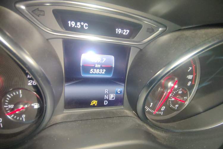 Used Mercedes-Benz GLA 2018 GLA 220 4MATIC Sport Edition Odometer Close Up