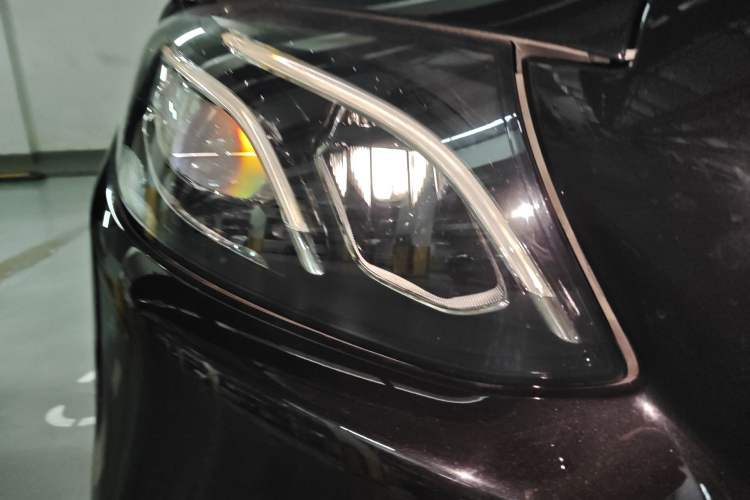 Used Mercedes-Benz E-Class 2019 Restyled E 300 L Sporty and Stylish Edition Right Front Headlight