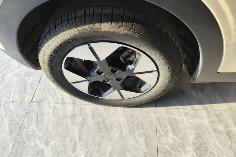 Used Geely Galaxy Geome 2025 UP 410km Exploration Edition Right Rear Wheel Hub