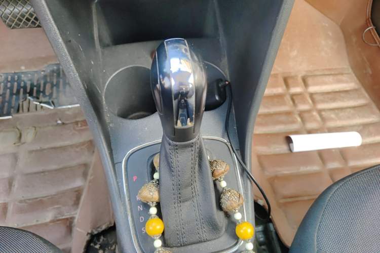 Used Volkswagen Polo 2014 1.6L Automatic Comfort Edition Gear Lever