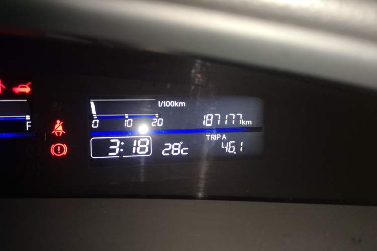 Used Honda Jade 2013 1.8L automatic Comfort version 5 seats