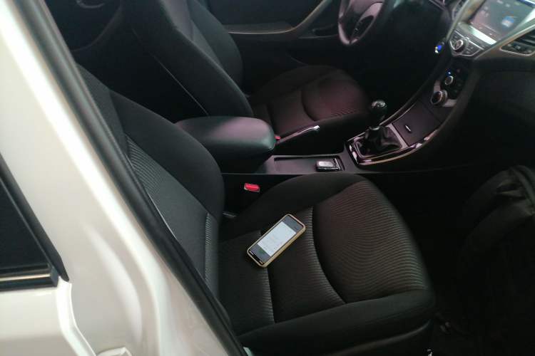 Used Hyundai Elantra (5th Generation / Langdong) 2016 1.6L Manual Luxury Model