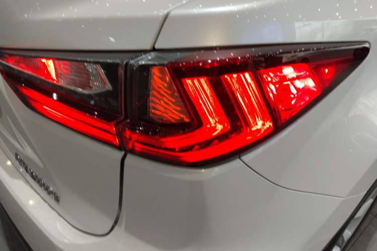 Used Lexus RX 2016 300 Two-Wheel Drive Elite Version China V Standard Exterior 3