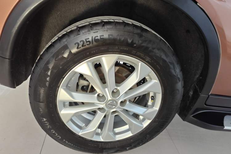 Used Nissan X-Trail 2015 2.0L CVT Comfort MAX Edition 2WD