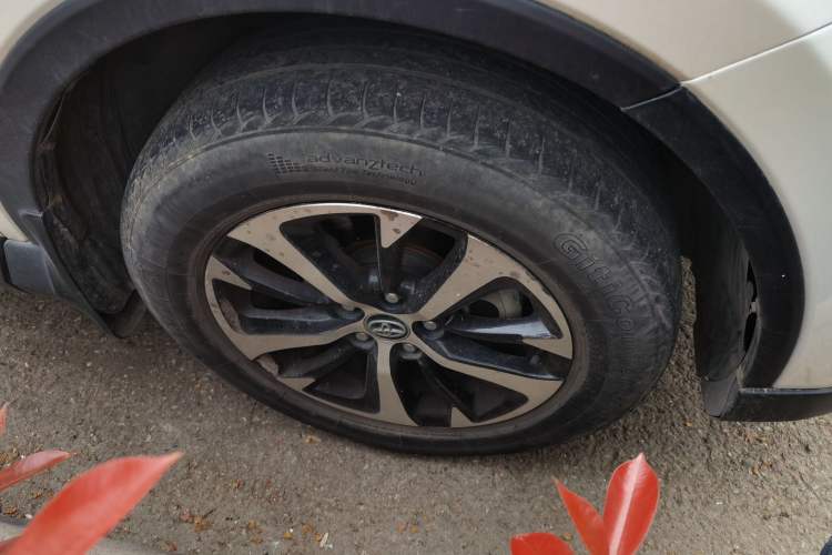 Used Toyota RAV4 2016 2.0L CVT Two-Wheel Drive Fashion Edition China V Standard Right Front Wheel Hub