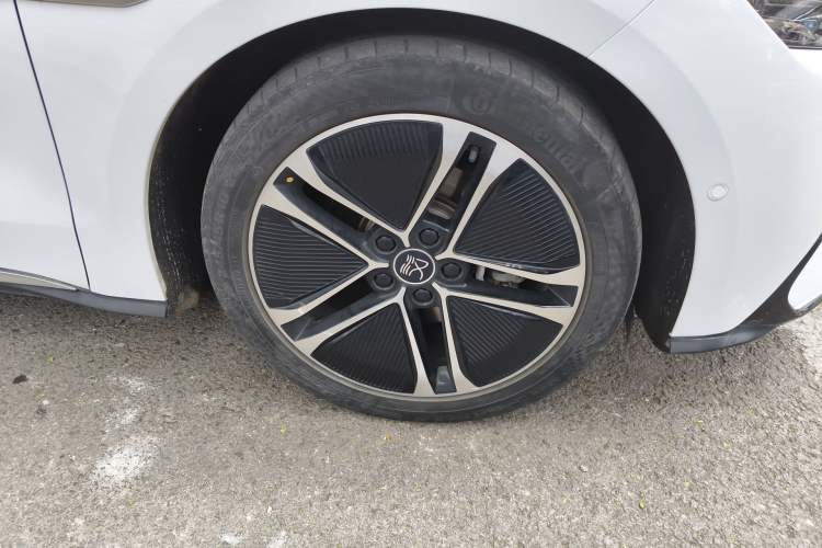 Used BYD Han 2020 EV Long-Range Deluxe Model Right Front Wheel Hub