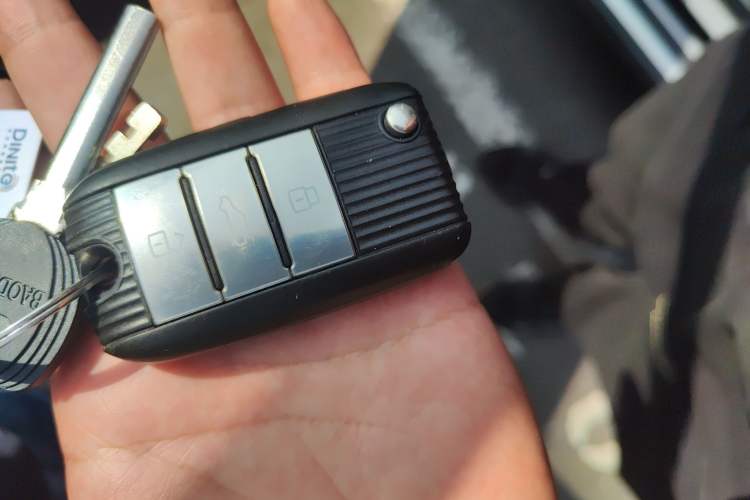 Used Roewe RX5 2016 20T Two-Wheel Drive Automatic Internet Smart Edition
