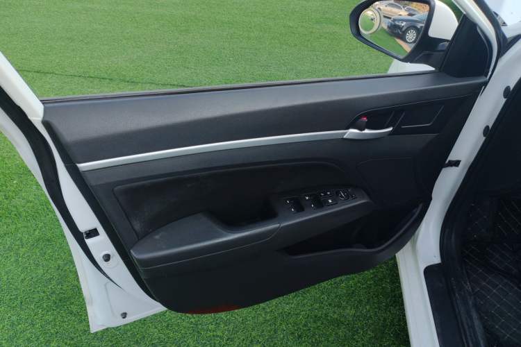 Used Hyundai Elantra (6th Generation / Lingdong) 2016 1.6L Automatic ZhiXuan – Elite Version
