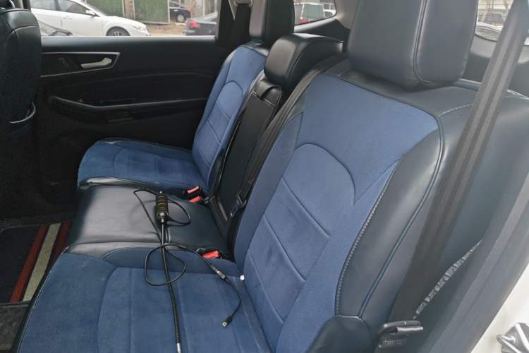 Used Ford Edge 2021 PLUS EcoBoost 245 Two-Wheel-Drive Platinum Edition 5 Seats
