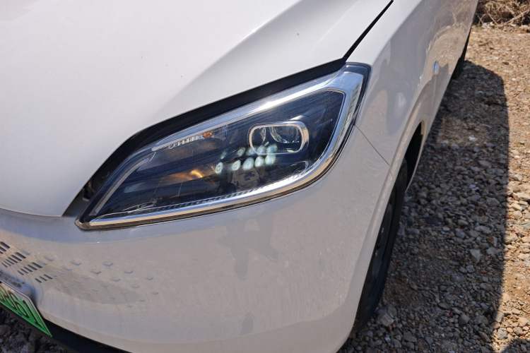 Used Wuling Hongguang New Energy 2025 Extended-Range Hybrid 50 km Standard Version Left Front Headlight