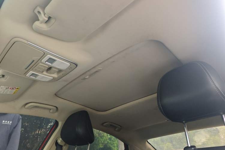 Used Geely Auto Emgrand GL 2018 1.4T Manual Elite Smart Connectivity Version Headliner