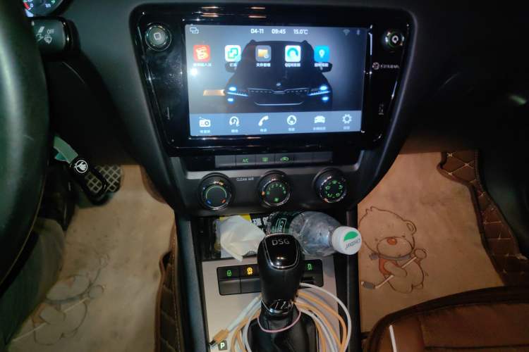 Used Skoda Octavia 2018 TSI280 DSG Luxury Edition Audio And AC Panel