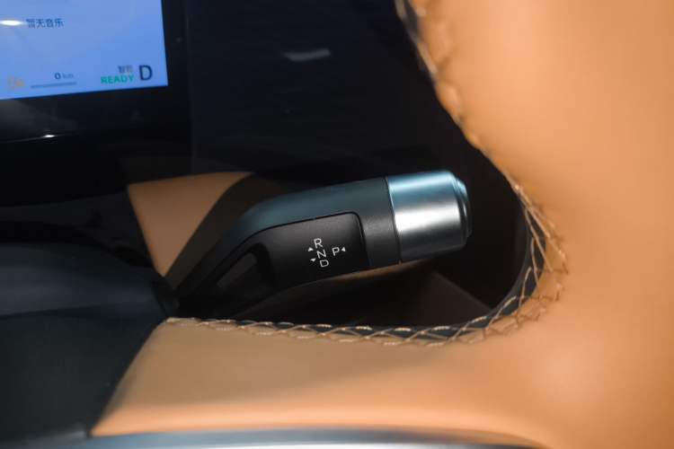 Used Geely Galaxy L7 2025 EM-i 115km Exploration+ Edition Gear Lever