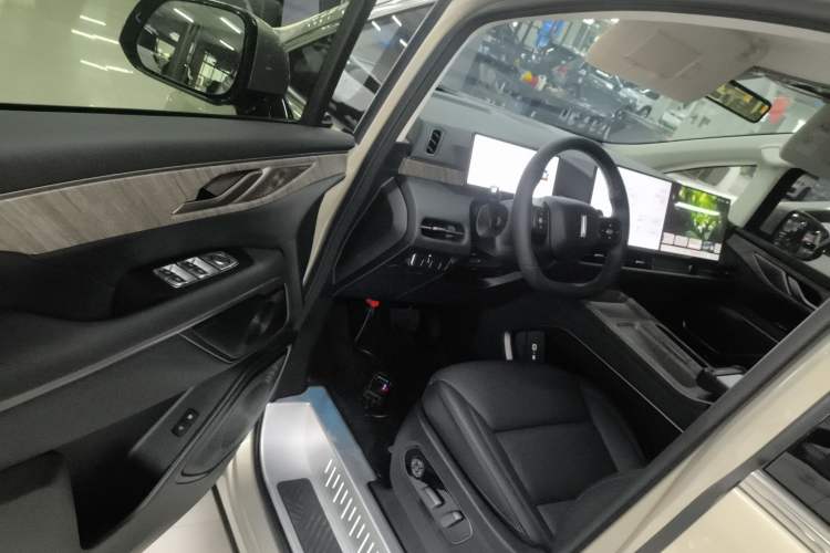 Used Wey Gaoshan 2025 Four-Wheel Drive Alpine 8
