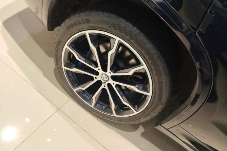 Used BMW X3 2023 xDrive30i Leading Model M Night Edition Package Right Rear Wheel Hub