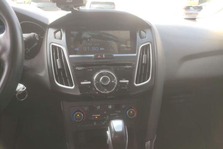 Used Ford Focus 2015 Hatchback EcoBoost 125 Automatic Supreme Style Edition
