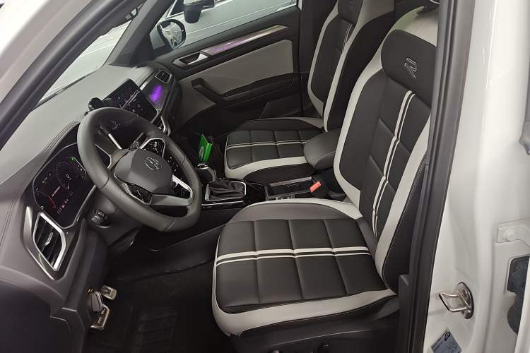 Used Volkswagen T-ROC 2024 300TSI DSG Two-Wheel-Drive Chen Guang Edition
