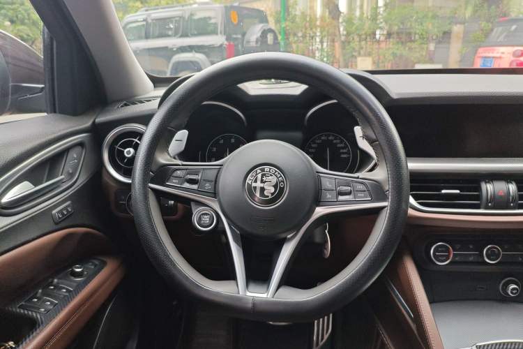 Used Alfa Romeo Stelvio 2017 2.0T 200HP Luxury Edition
