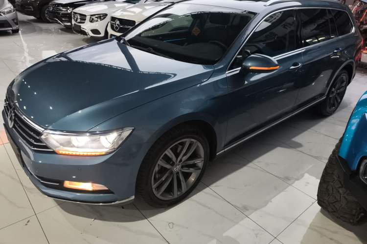 Used Volkswagen Variant 2018 380TSI Two-Wheel Drive Comfort Edition
