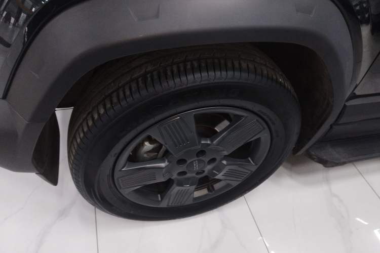 Used iCAR 03 2024 401km Two-Wheel Drive Standard Advanced Version Left Front Wheel Hub