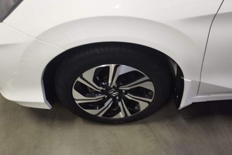 Used Honda Crider 2016 1.8L CVT Luxury Edition Left Front Wheel Hub