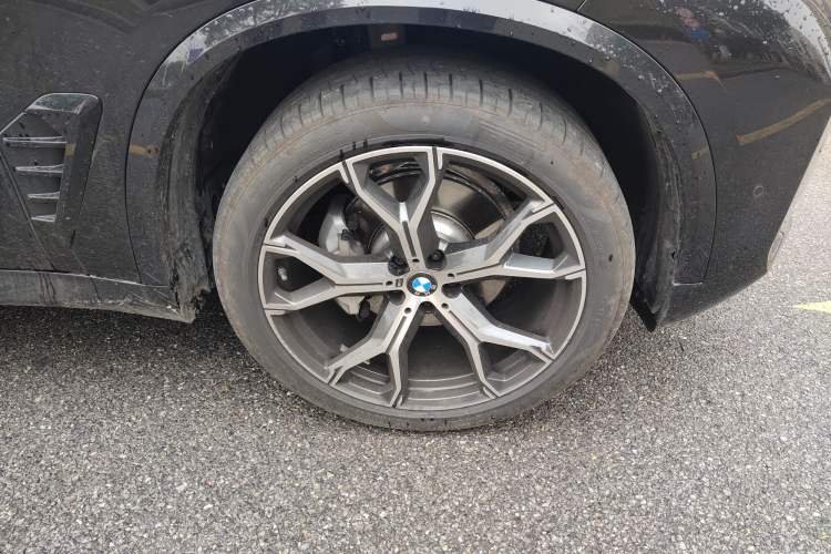 Used BMW X5 2025 Model, xDrive 30Li Prestige M Sport Night Package
