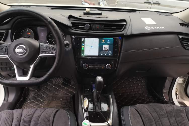 Used Nissan X-Trail 2019 2.0L CVT Smart Connect Comfort Edition 2WD Audio And AC Panel