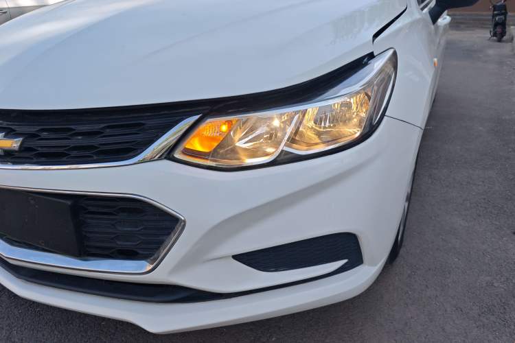 Used Chevrolet Cruze 2017 1.5L Automatic Pioneer Sunroof Edition Left Front Headlight