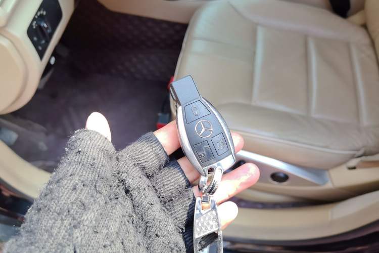 Used Mercedes-Benz R-Class 2011 R 350 L 4MATIC
