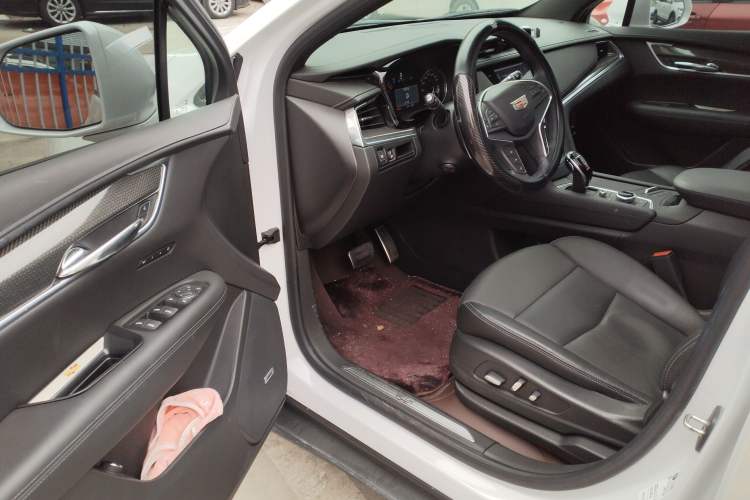 Used Cadillac XT5 2022 2.0T Four-Wheel Drive Luxury Version (Hummingbird Edition) Driver Seat