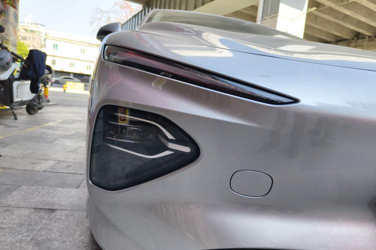 Used Roewe D7 2023 EV 510km Rear-Drive Flagship Edition Right Front Headlight