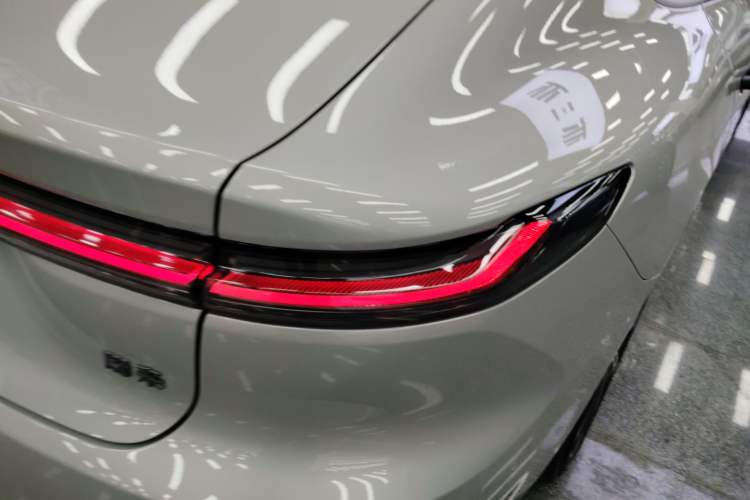 Used Nio ET7 2024 75 kWh Executive Signature Edition Exterior 6