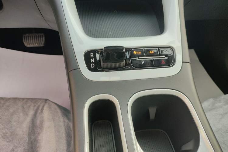 Used Geely Galaxy Geome 2026 Model 310km Youth Edition Gear Lever