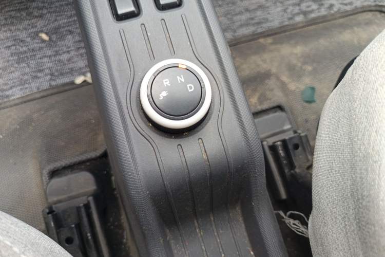 Used Wuling Hongguang MINIEV 2021 Macaron Premium Model – Lithium Iron Phosphate Gear Lever