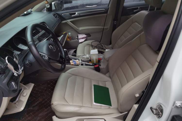 Used Volkswagen Golf 2015 1.4TSI Automatic Luxury Model Left Front Seat