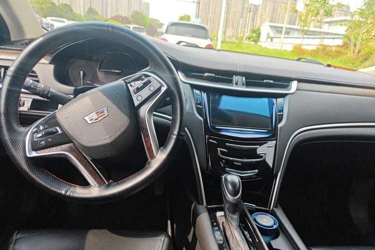 Used Cadillac XTS 2018 28T Elite Edition Center Console