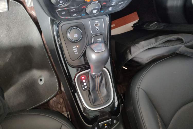 Used Jeep Compass 2020 220T Automatic Four-Wheel Drive Elite Edition Gear Lever