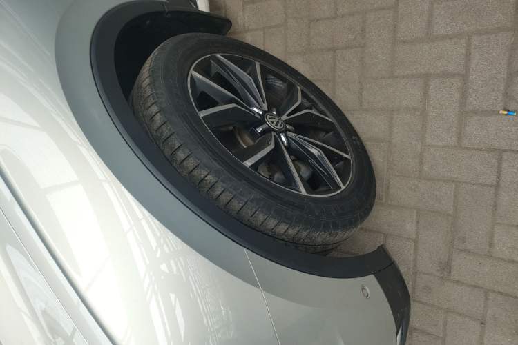 Used Volkswagen Tiguan L 2017 330TSI Automatic Two-Wheel Drive Flagship Edition Left Front Wheel Hub