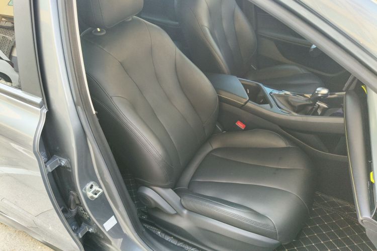 Used Roewe i5 2021 1.5L CVT Platinum Edition
