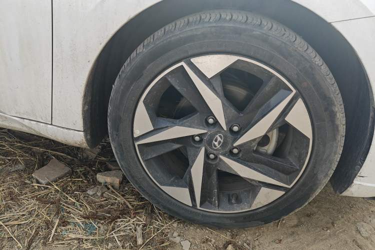 Used Hyundai Elantra 2021 1.5L CVT LUX Prestige Edition
